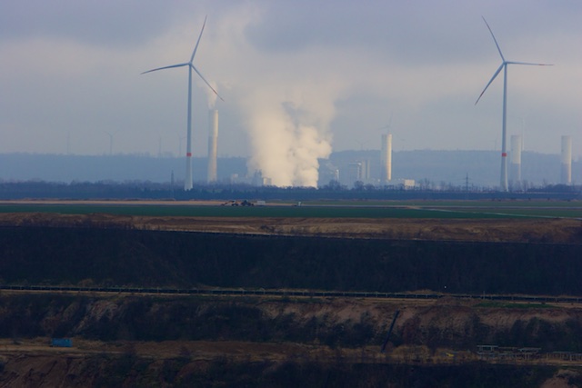 Windturbines voor de politiek, en de Kraftwerk voor de energie
