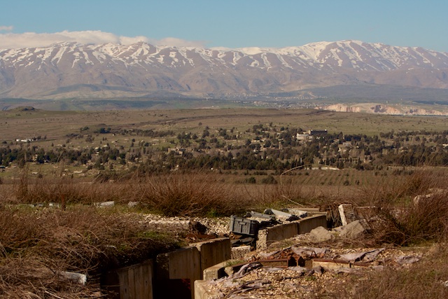In Zesdaagse oorlog verwoestte Syrische bunkers op Golan met zicht op Mount Hermon. 